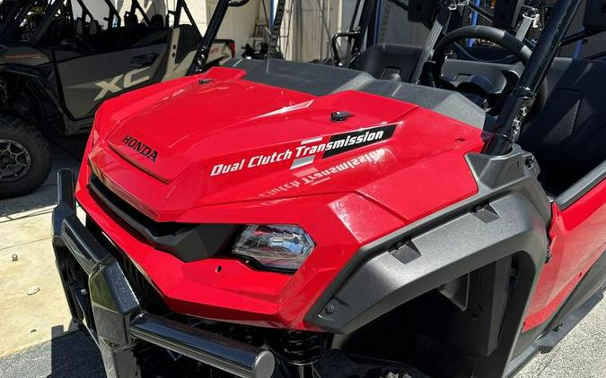 2023 Honda® Pioneer 1000-6 Deluxe Crew