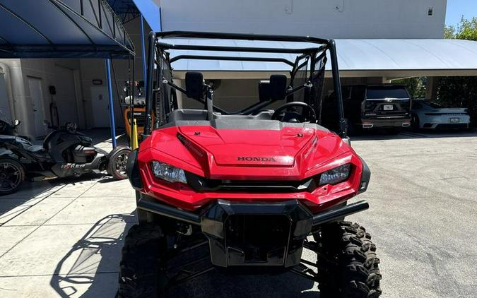 2023 Honda® Pioneer 1000-6 Deluxe Crew