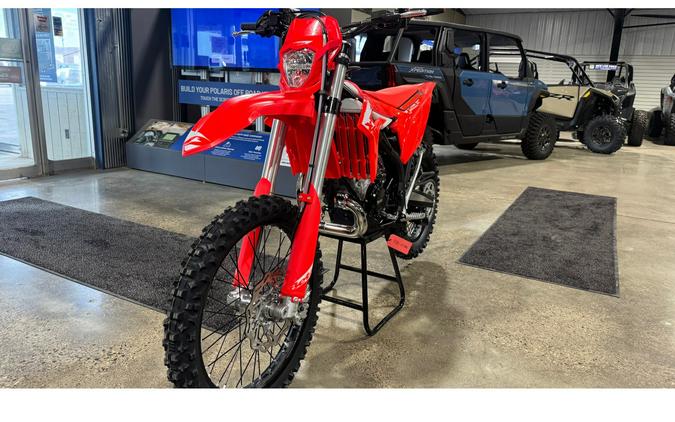2027 Xtrainer 200 - Beta Motorcycles