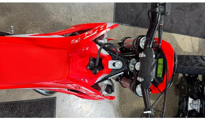2027 Xtrainer 200 - Beta Motorcycles