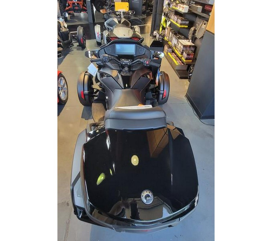 2024 Can-Am® Spyder RT Limited Dark Wheels