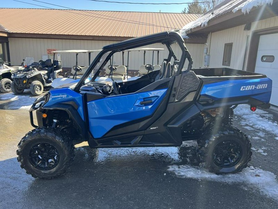 2023 Can-Am® Commander XT 700