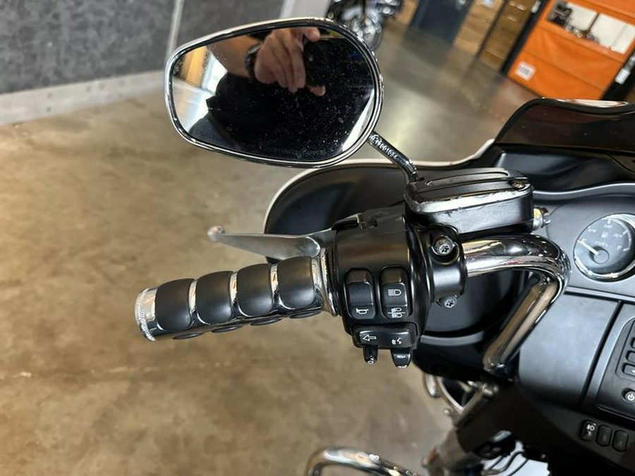 2015 Harley-Davidson® FLHTCUL - Electra Glide® Ultra Classic® Low