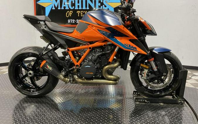 Video: Watch our 2020 KTM 1290 Super Duke R...