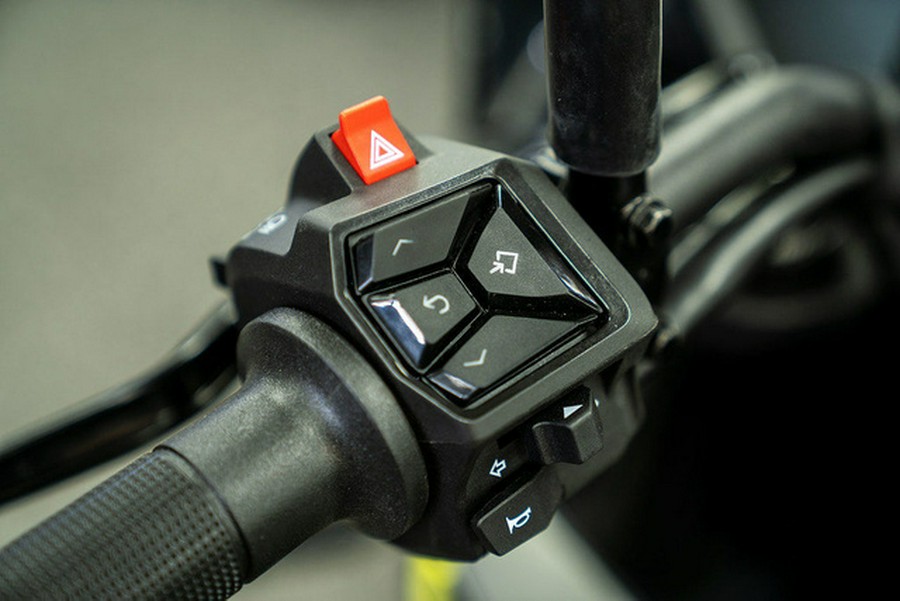 2024 Husqvarna SVARTPILEN 401