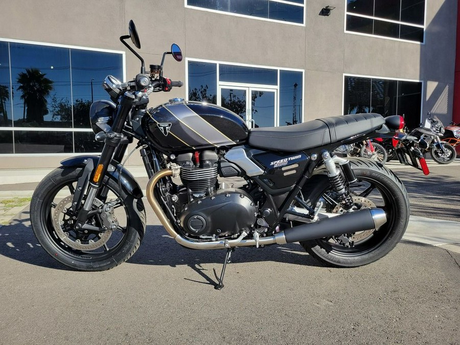 2026 Royal Enfield Bear 650 Golden Shadow