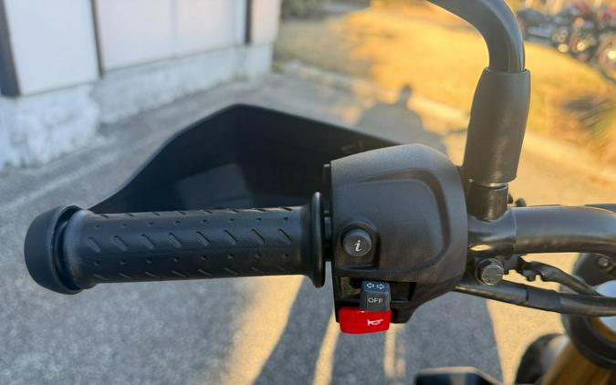 2024 Triumph Scrambler 400 X