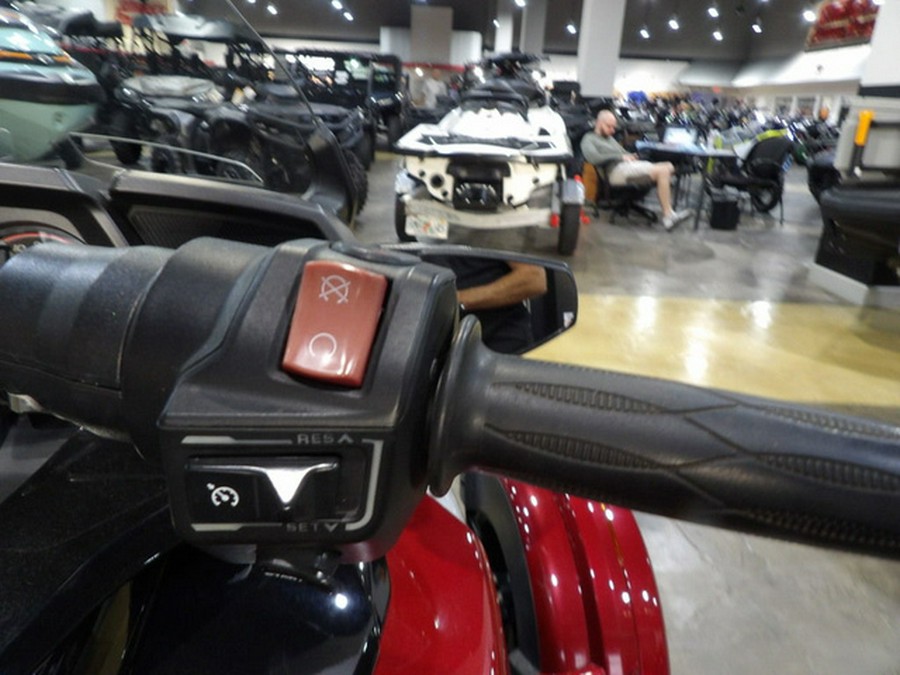 2017 Can-Am Spyder F3 T 6-Speed Semi-Automatic (SE6)