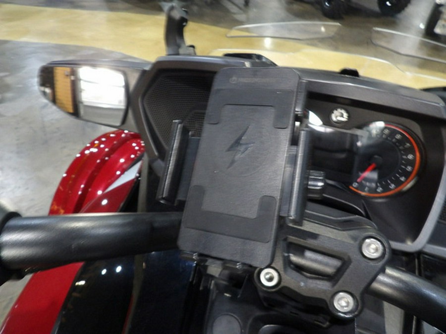 2017 Can-Am Spyder F3 T 6-Speed Semi-Automatic (SE6)