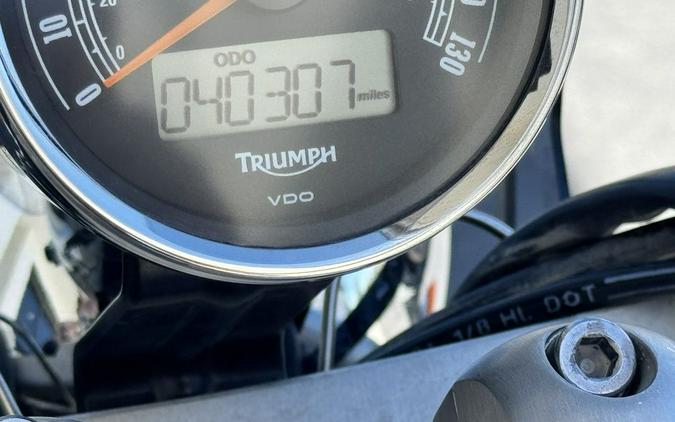2016 Triumph America Two-Tone