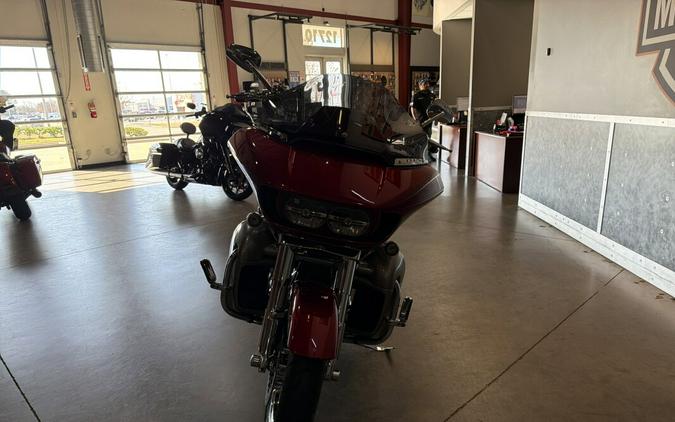 2016 Harley-Davidson® CVO™ Road Glide® Ultra FLTRUSE
