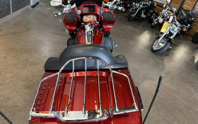 2016 Harley-Davidson® CVO™ Road Glide® Ultra FLTRUSE