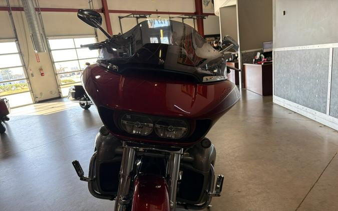 2016 Harley-Davidson® CVO™ Road Glide® Ultra FLTRUSE