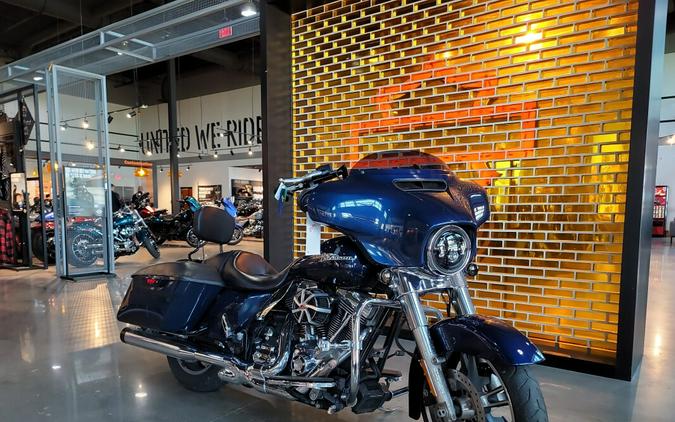 FLHXS 2014 Street Glide® Special