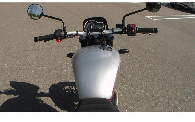2027 Street Tracker 400 - Triumph