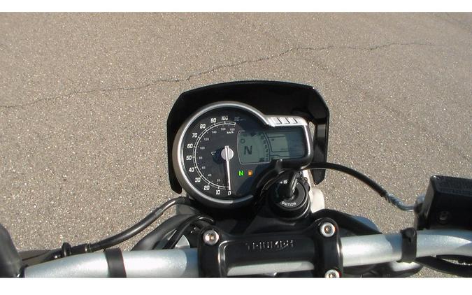 2027 Street Tracker 400 - Triumph