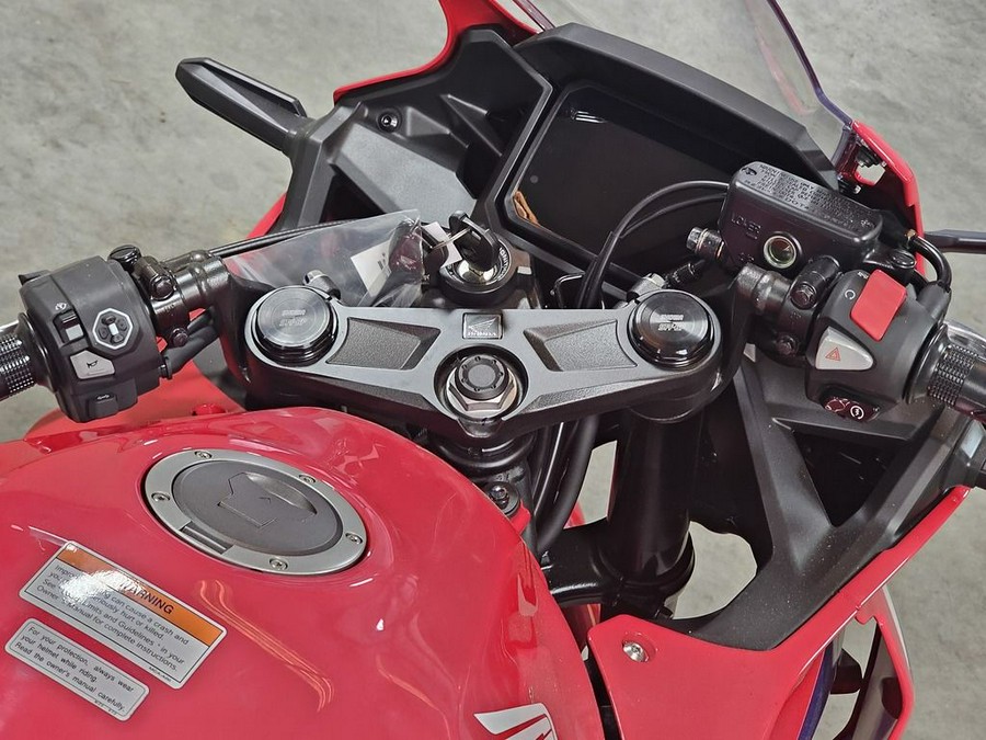 2025 Honda CBR500R ABS