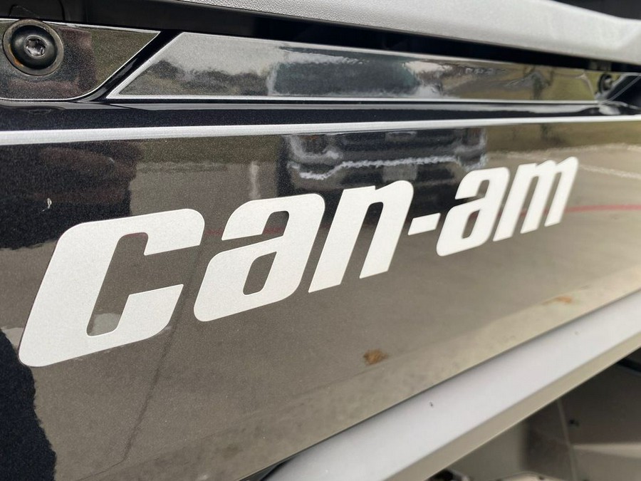 2026 Can-Am® Defender MAX XT HD11