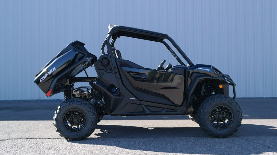 2026 Can-Am® Commander XT 700