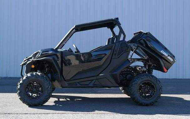 2026 Can-Am® Commander XT 700