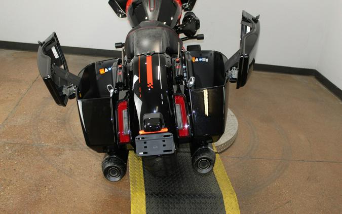 Harley-Davidson® CVO Road Glide ST 2026 FLTRXSTSE 84680373 CITRUS HEAT W/ PINSTRIPE