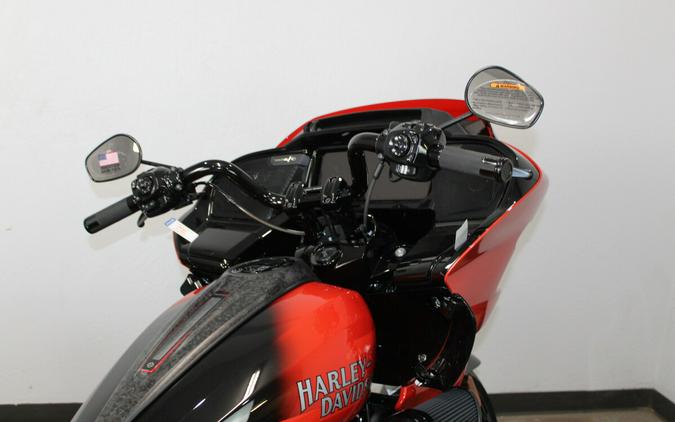 Harley-Davidson® CVO Road Glide ST 2026 FLTRXSTSE 84680373 CITRUS HEAT W/ PINSTRIPE