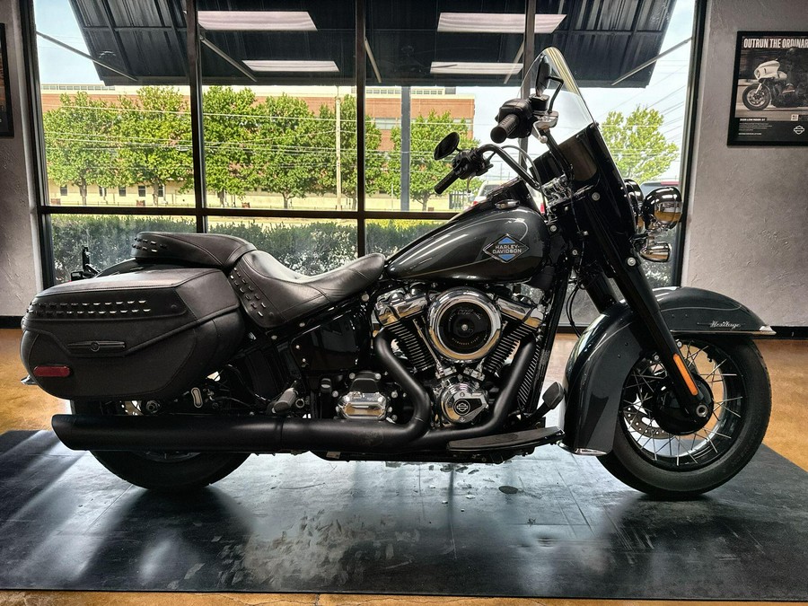 2025 Harley-Davidson® Heritage Classic Iron Horse Metallic Black Trim