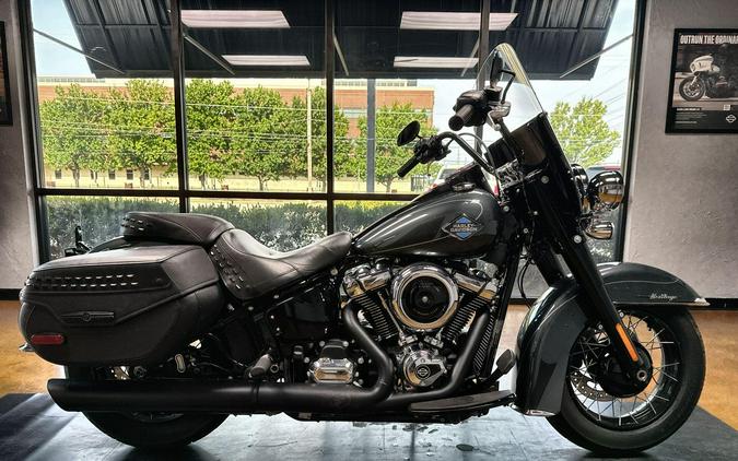 2025 Harley-Davidson® Heritage Classic Iron Horse Metallic Black Trim