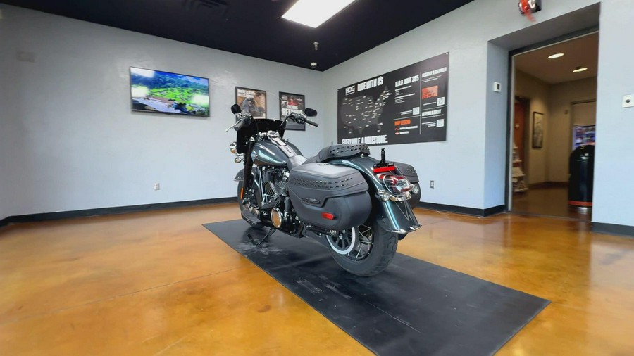 2025 Harley-Davidson® Heritage Classic Iron Horse Metallic Black Trim
