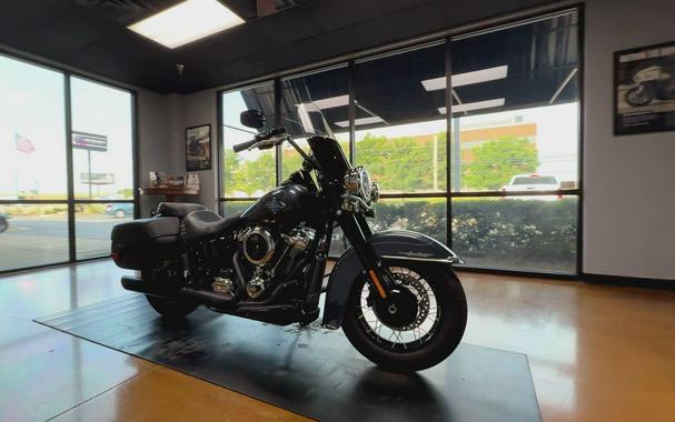 2025 Harley-Davidson® Heritage Classic Iron Horse Metallic Black Trim