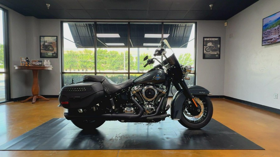 2025 Harley-Davidson® Heritage Classic Iron Horse Metallic Black Trim