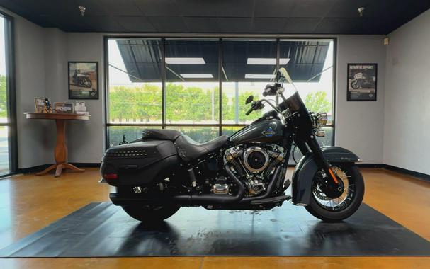 2025 Harley-Davidson® Heritage Classic Iron Horse Metallic Black Trim
