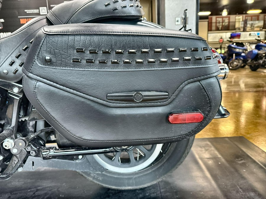 2025 Harley-Davidson® Heritage Classic Iron Horse Metallic Black Trim