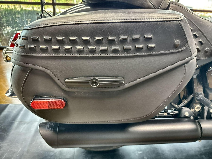 2025 Harley-Davidson® Heritage Classic Iron Horse Metallic Black Trim