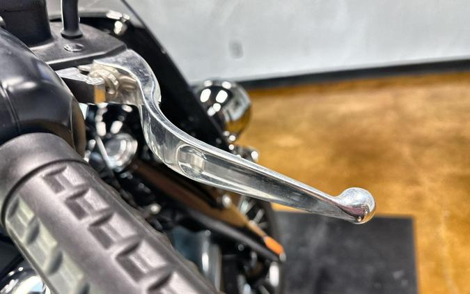 2025 Harley-Davidson® Heritage Classic Iron Horse Metallic Black Trim