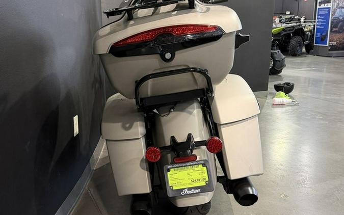 2023 Indian Pursuit Dark Horse Silver Quartz Smoke