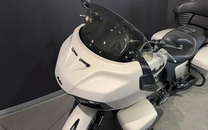 2023 Indian Pursuit Dark Horse Silver Quartz Smoke