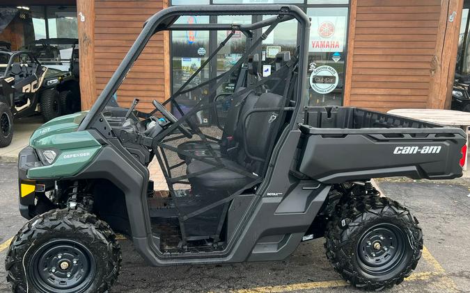 2024 Can-Am® Defender DPS HD7 Tundra Green