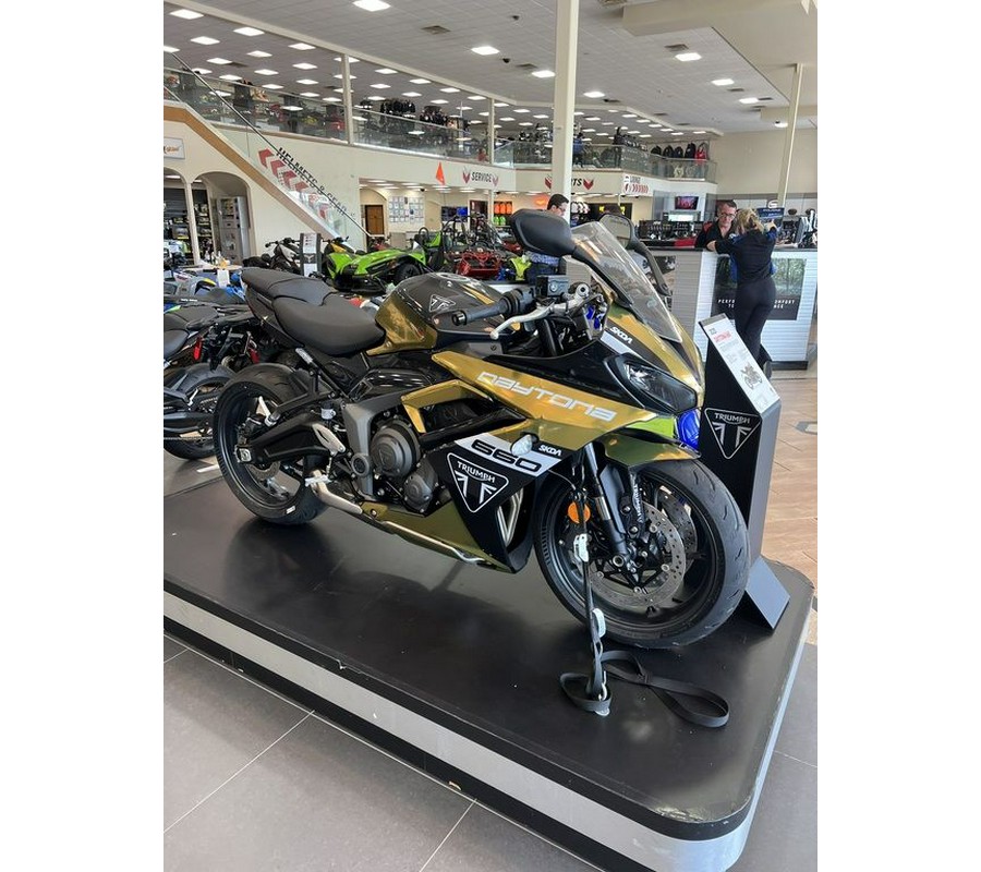 2025 Triumph Daytona 660 Satin Granite/Satin Black