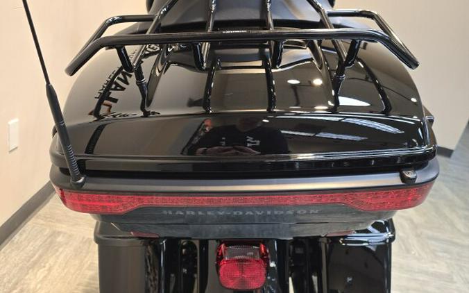 2020 Harley-Davidson® Ultra Limited Vivid Black - Black Finish FLHTK