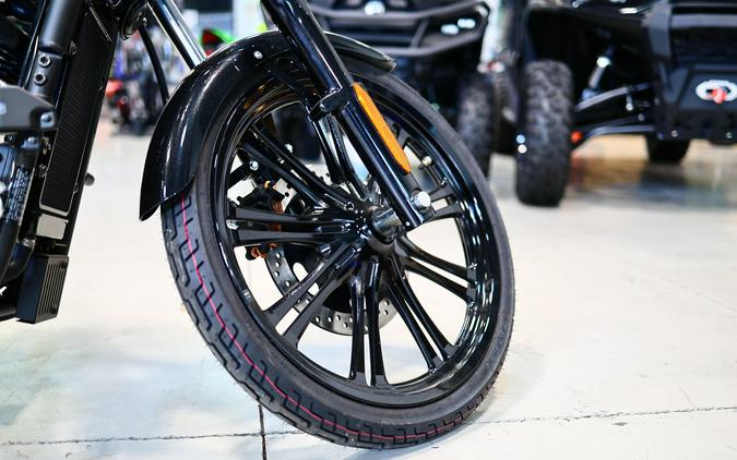 2026 Kawasaki Vulcan 900 Custom Metallic Spark Black
