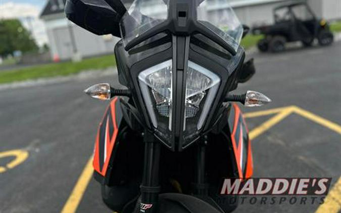 2022 KTM 890 Adventure