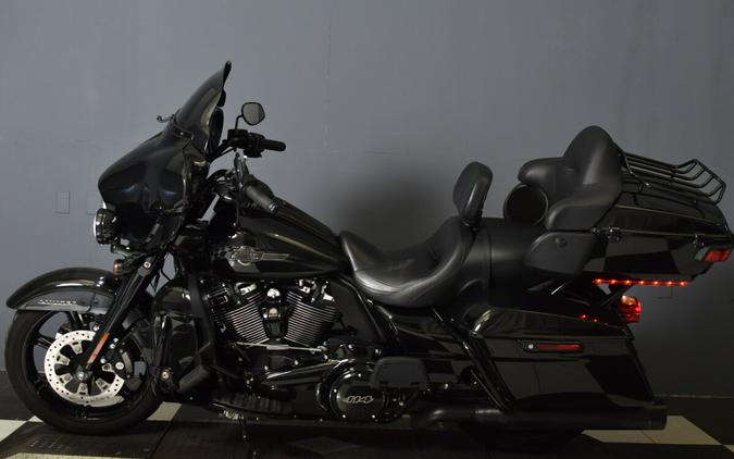 2023 Harley-Davidson Ultra Limited Vivid Black FLHTK