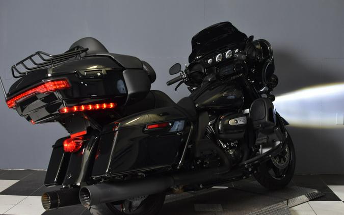 2023 Harley-Davidson Ultra Limited Vivid Black FLHTK