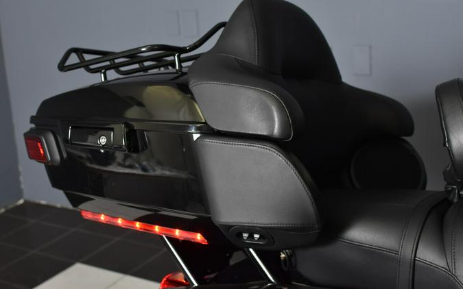 2023 Harley-Davidson Ultra Limited Vivid Black FLHTK