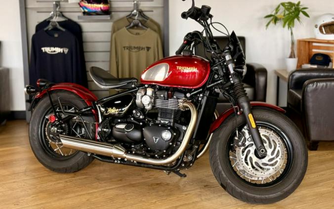 2022 Triumph Bonneville Bobber Gold Line