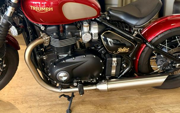 2022 Triumph Bonneville Bobber Gold Line