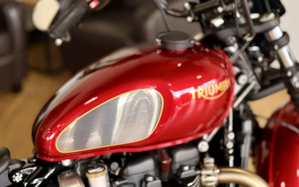 2022 Triumph Bonneville Bobber Gold Line