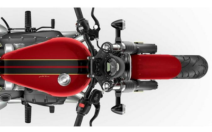2022 Triumph Bonneville Bobber Gold Line