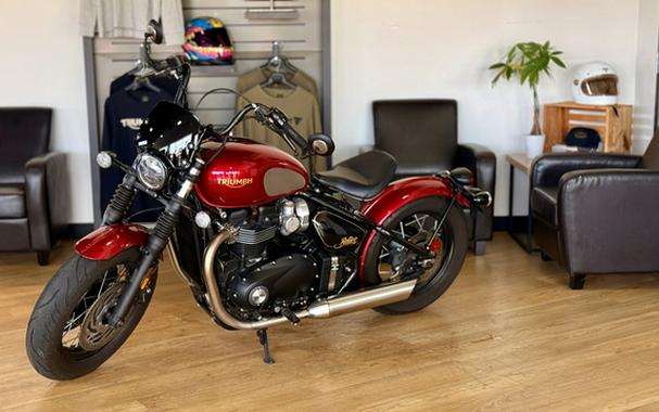 2022 Triumph Bonneville Bobber Gold Line